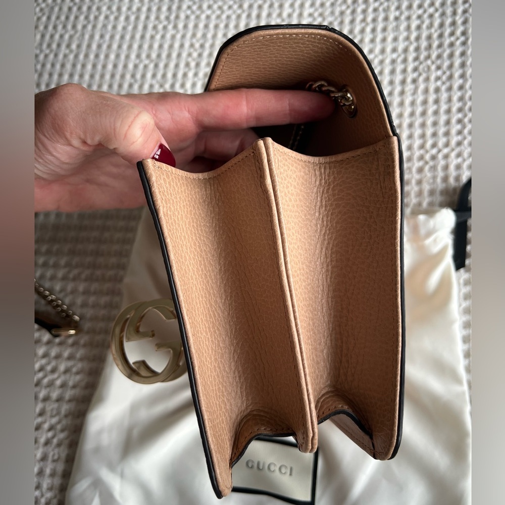 Gucci Crossbody/Shoulder Bag with Gold Chain - Picture 6 of 16